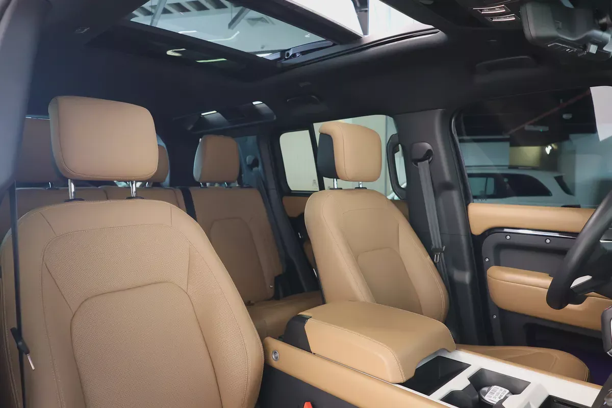 2025 Defender dynamic 110 HSE P400 | AL TAYER WARRANTY + SERVICE CONTRACT  GCC I FULL PPF-17-17