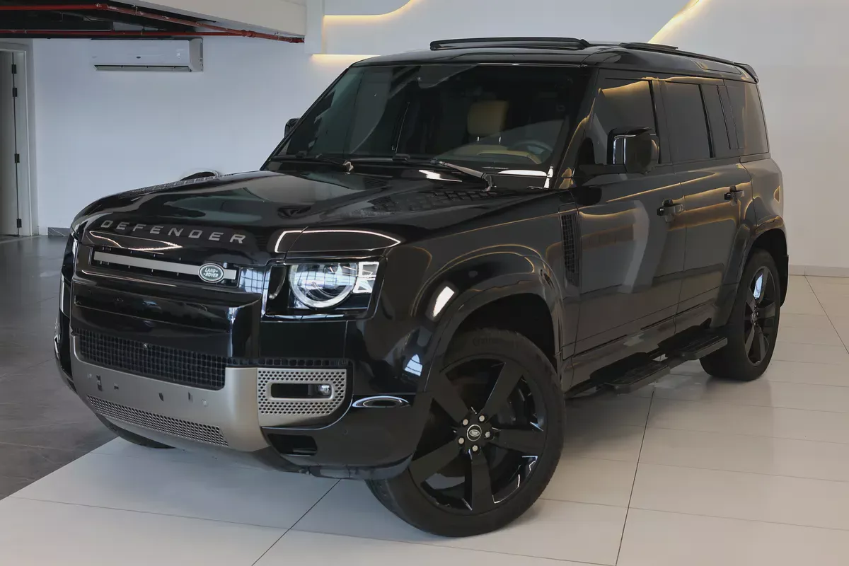 2025 Defender dynamic 110 HSE P400 | AL TAYER WARRANTY + SERVICE CONTRACT  GCC I FULL PPF