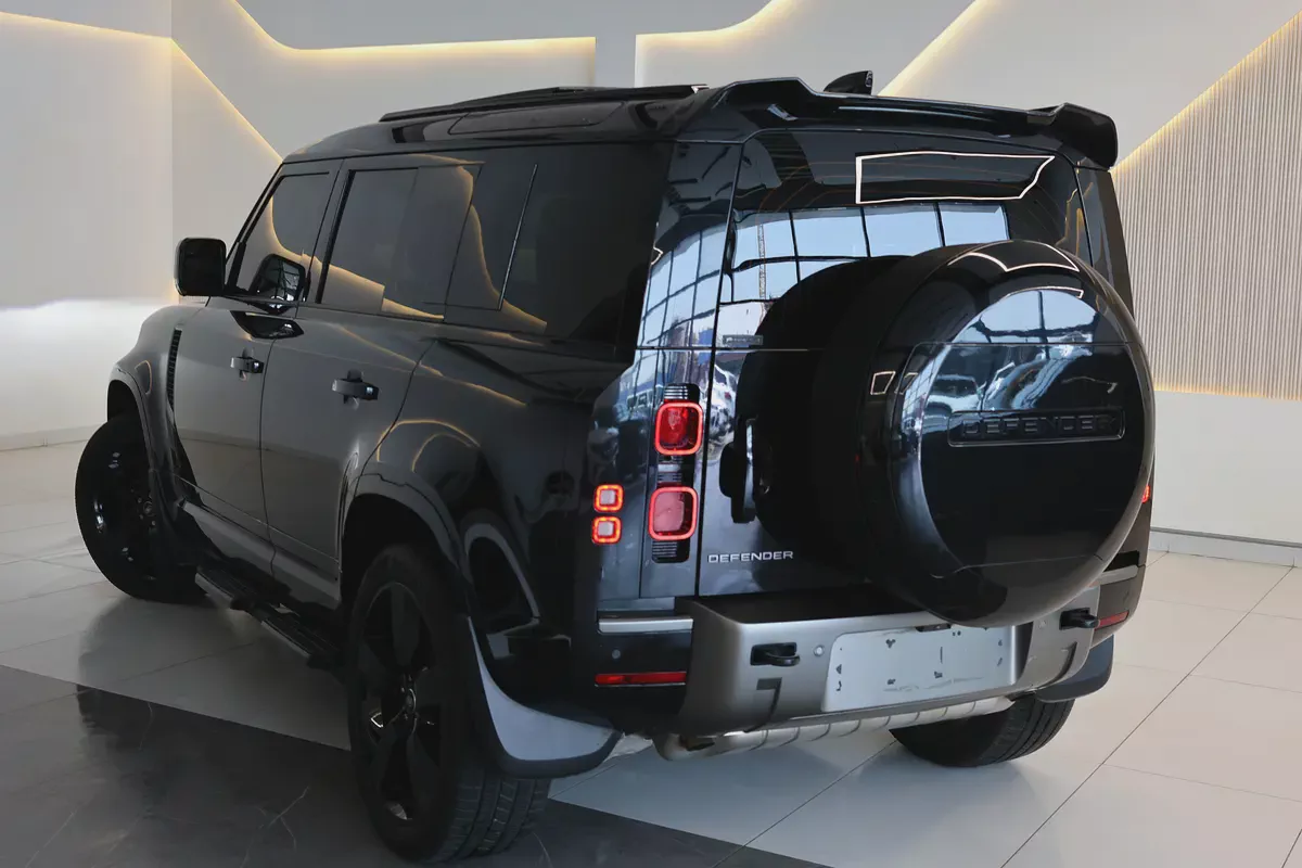 2025 Defender dynamic 110 HSE P400 | AL TAYER WARRANTY + SERVICE CONTRACT  GCC I FULL PPF-3-3
