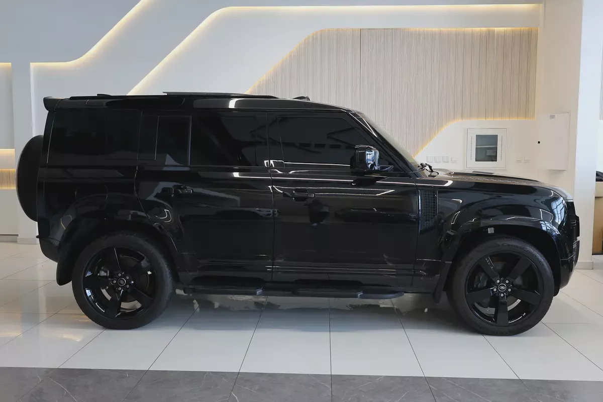 2025 Defender dynamic 110 HSE P400 | AL TAYER WARRANTY + SERVICE CONTRACT  GCC I FULL PPF-6-6