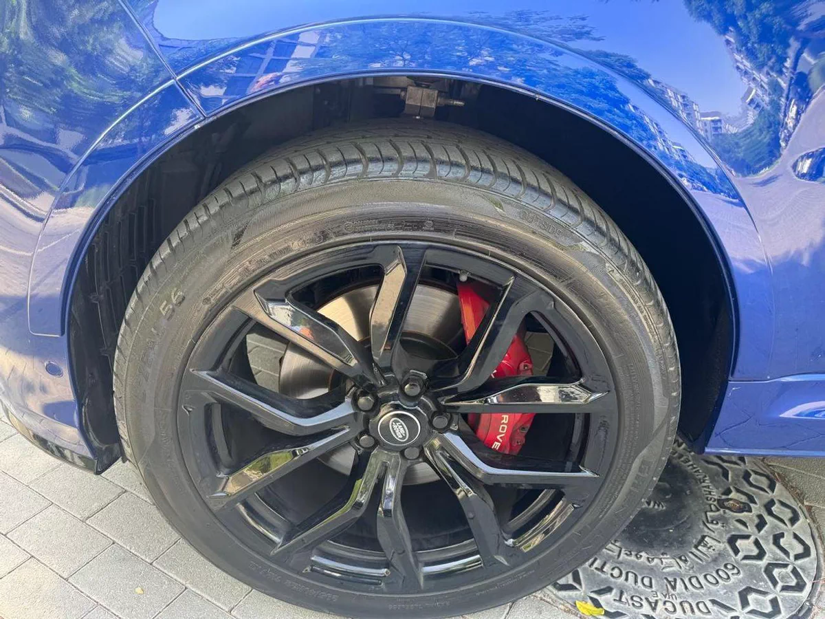 Land Rover Range Rover Sport SVR Range Rover SVR V8 MY2019-11-0