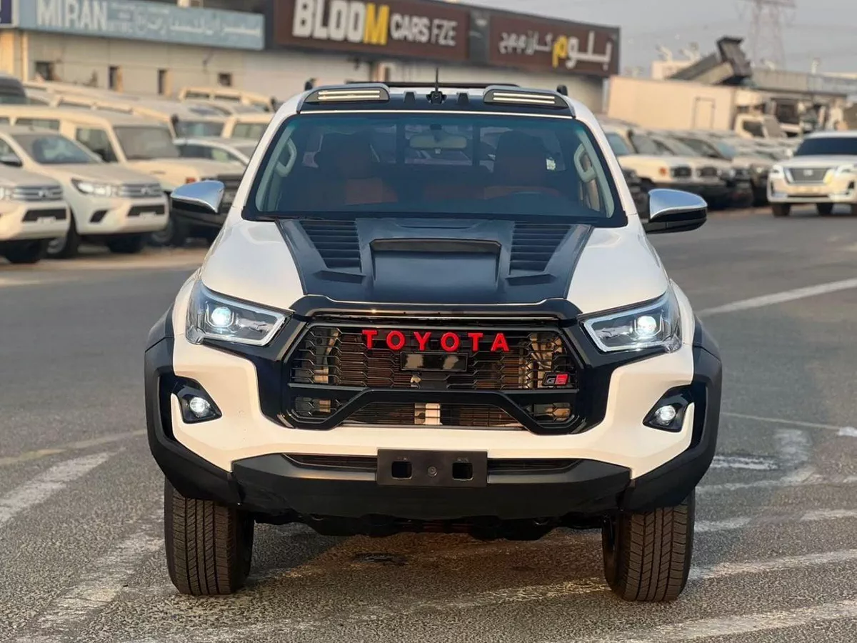 Toyota Hilux  2022 Toyota Hilux GR Sport - 2.7L V4 - Rear Camera - Push Start - Full Automatic Patrol - 4x4 AWD --1-0