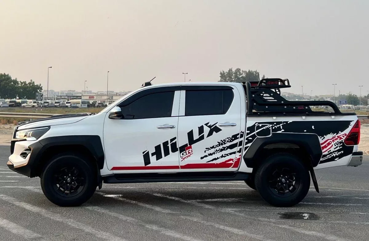 Toyota Hilux  2022 Toyota Hilux GR Sport - 2.7L V4 - Rear Camera - Push Start - Full Automatic Patrol - 4x4 AWD --6-0