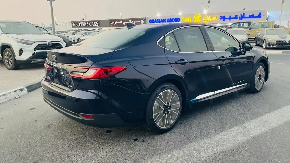 Toyota Camry CAMRY 2.5 HYBRID LUMEIR-4-4