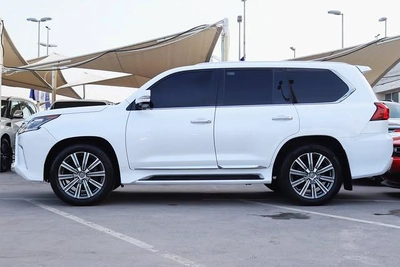 LEXUS LX570 2016 GCC Full Option-3