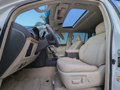 TOYOTA PRADO 2019 VXR TOP FULL OPTION GCC V6 4.0L IN EXCELLENT CONDITION-3