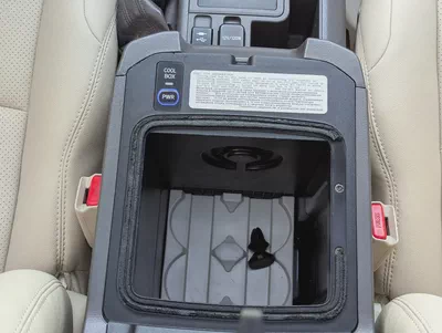 TOYOTA PRADO 2019 VXR TOP FULL OPTION GCC V6 4.0L IN EXCELLENT CONDITION-5