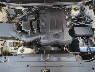 TOYOTA PRADO 2019 VXR TOP FULL OPTION GCC V6 4.0L IN EXCELLENT CONDITION-8