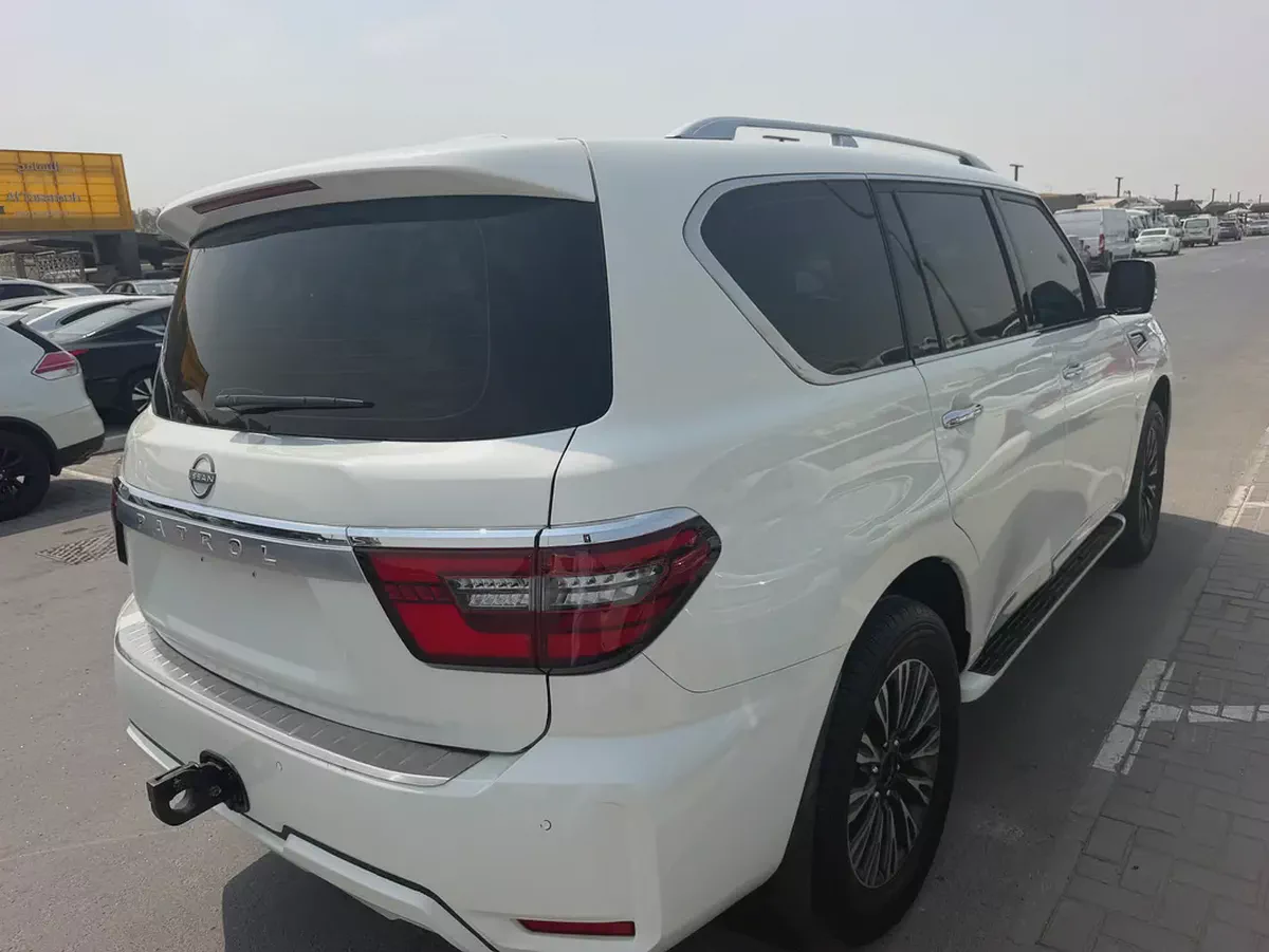 Nissan patrol 2014 fullopshin look 224 white color GCC-7-7