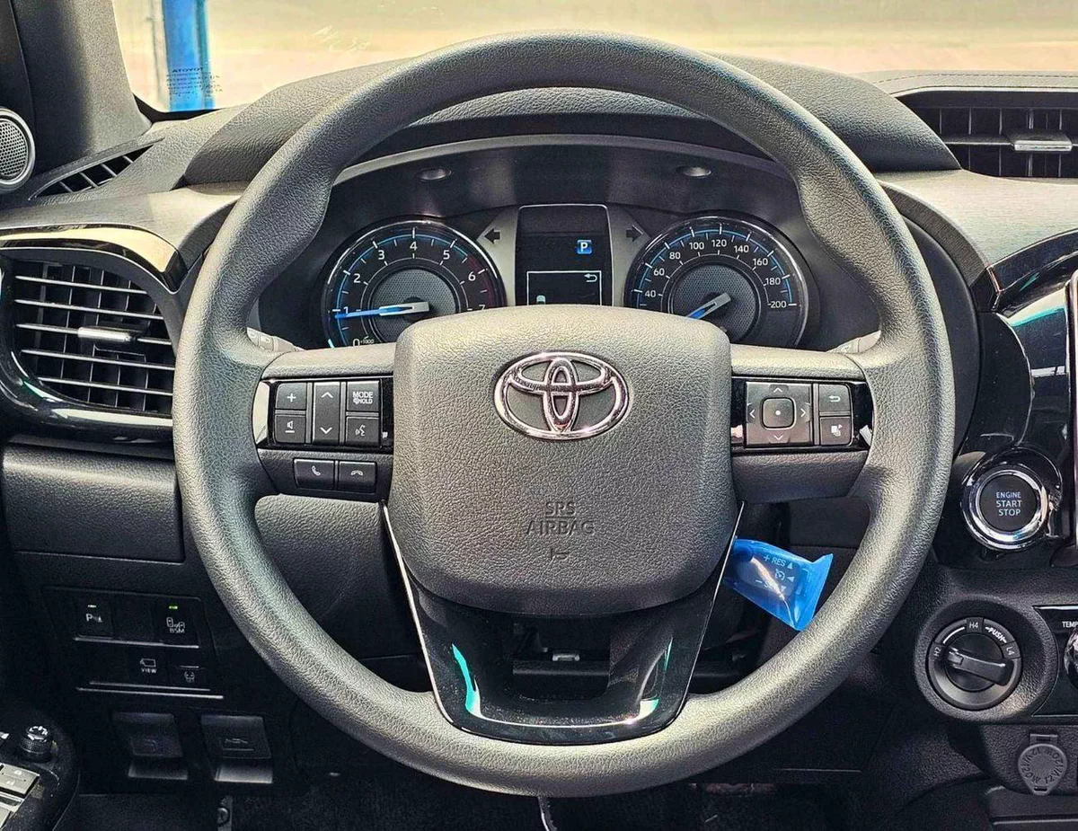 Toyota Hilux SR5 ADVENTURE DOUBLE CABIN / 4.0L V6 PETROL / 18"ALLOY WHEELS WITH ROLL BAR / 360 CAMERA / FR & REAR-12-0