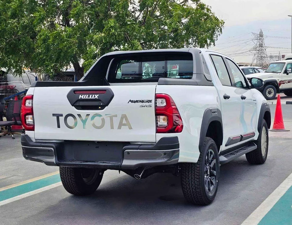 Toyota Hilux SR5 ADVENTURE DOUBLE CABIN / 4.0L V6 PETROL / 18"ALLOY WHEELS WITH ROLL BAR / 360 CAMERA / FR & REAR-4-0