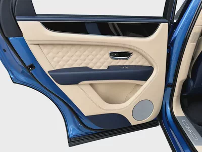 2023 Bentley Bentayga Azure-16