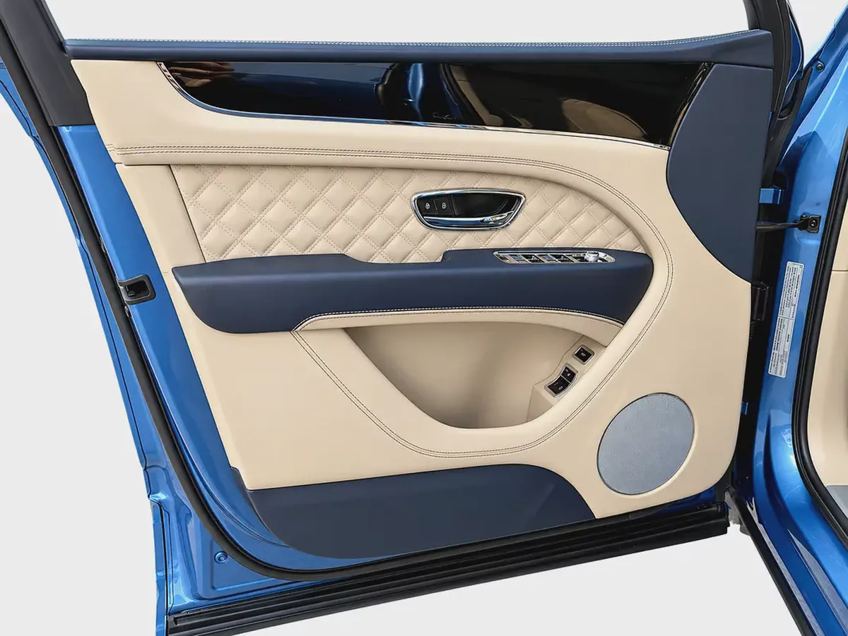 2023 Bentley Bentayga Azure-7-7