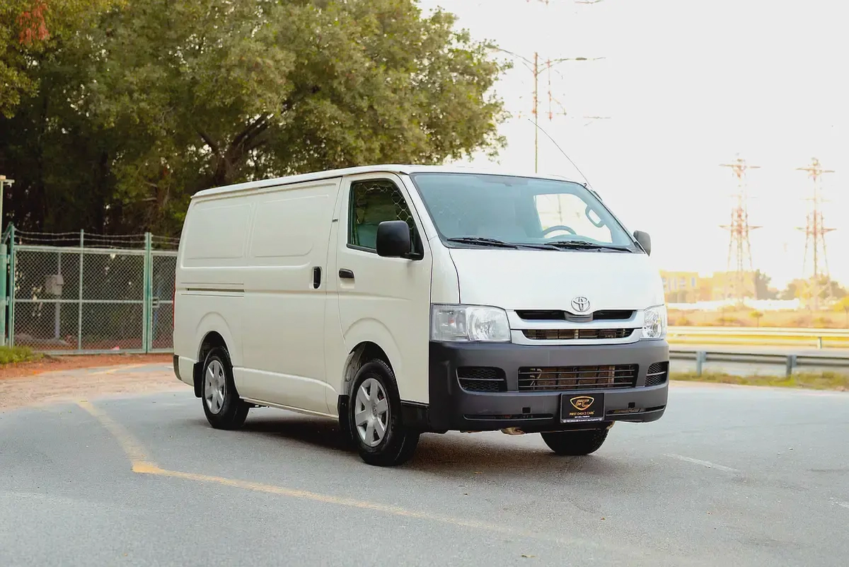 Toyota Hiace Standard Roof | Delivery Van | GCC Specs | Ref#T42275-1-1