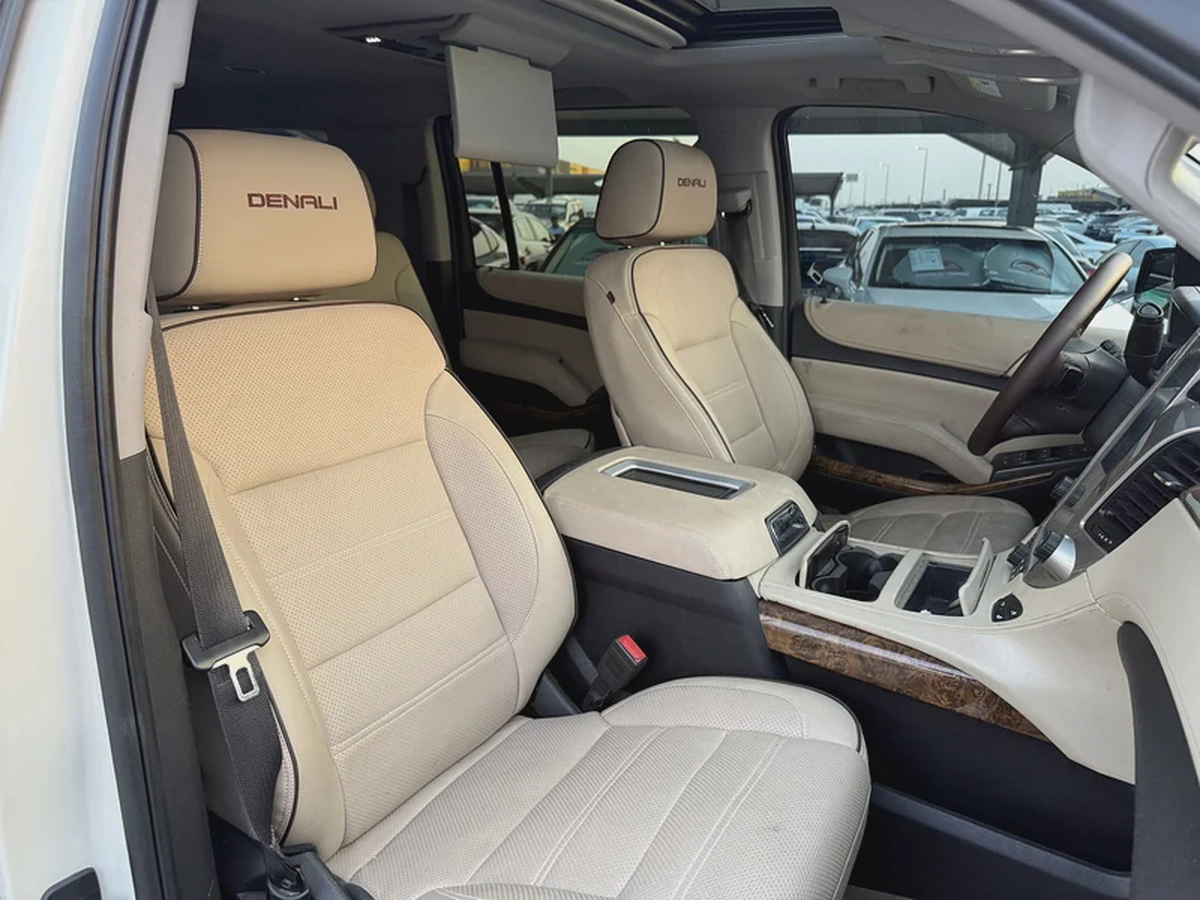 GMC Yukon XL Denali 2015-10-10