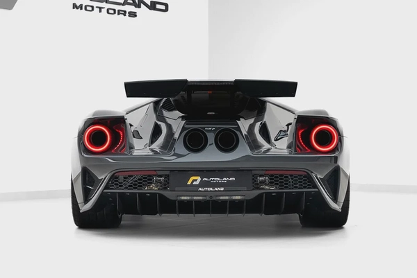 2021 FORD GT | CARBON SERIES | AKRAPOVIC EXHAUST