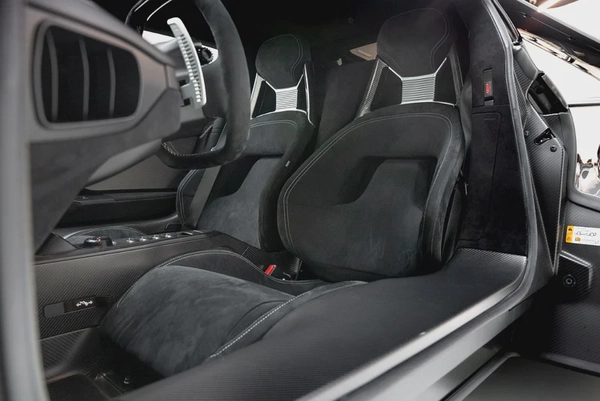 2021 FORD GT | CARBON SERIES | AKRAPOVIC EXHAUST
