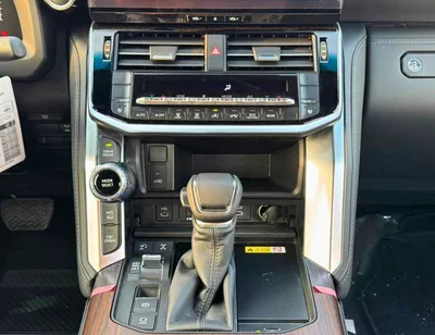 Toyota Land Cruiser GXR 3.3L DIESEL || LEATHER WITH PWR SEATS | RADAR | FRONT CAMER |  BIG DVD | JBL SPEAKERS (CODE # LC-18