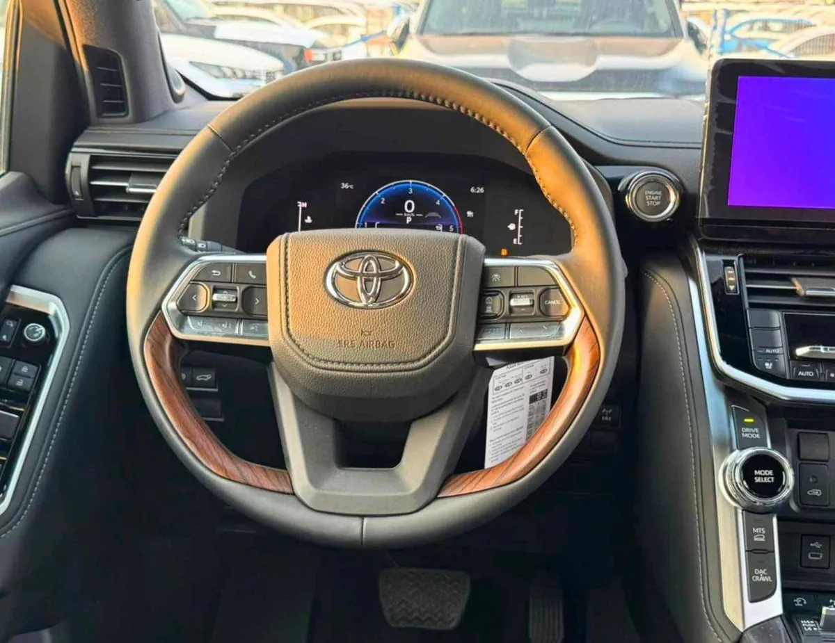 Toyota Land Cruiser GXR 3.3L DIESEL || LEATHER WITH PWR SEATS | RADAR | FRONT CAMER |  BIG DVD | JBL SPEAKERS (CODE # LC-15-0