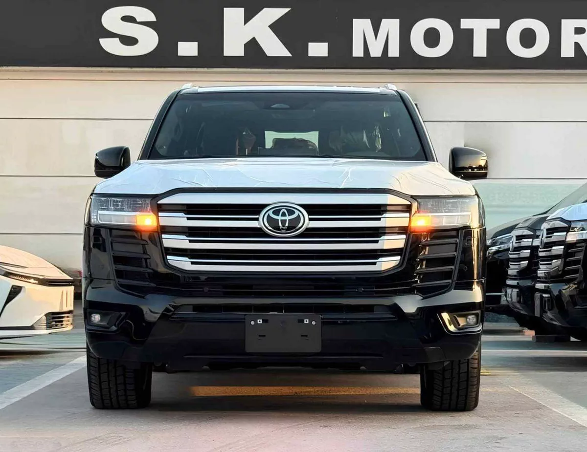 Toyota Land Cruiser GXR 3.3L DIESEL || LEATHER WITH PWR SEATS | RADAR | FRONT CAMER |  BIG DVD | JBL SPEAKERS (CODE # LC-1-0