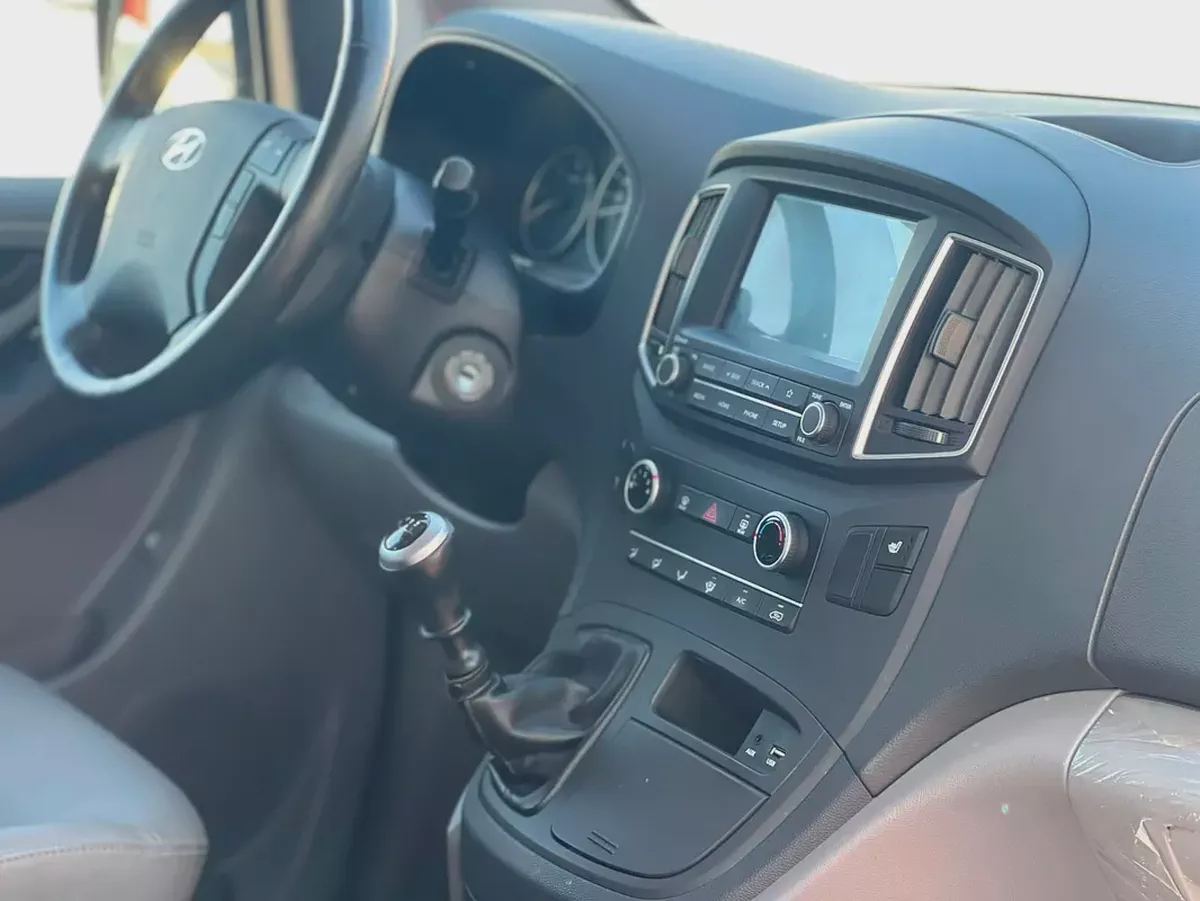 2021 Hyundai H1 | 5 Seats  Van | Diesel | Manual | Ref#980-17-17