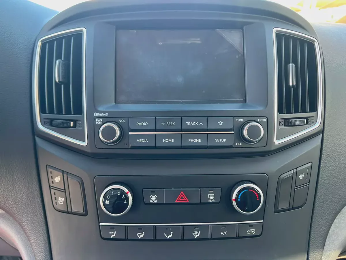 2021 Hyundai H1 | 5 Seats  Van | Diesel | Manual | Ref#980-18-18