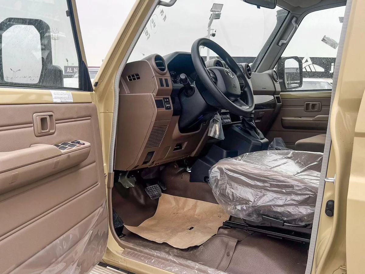 Toyota Land Cruiser Pick Up  EXPORT ONLY - LC79 DC 4.0L PETROL AT-13-0
