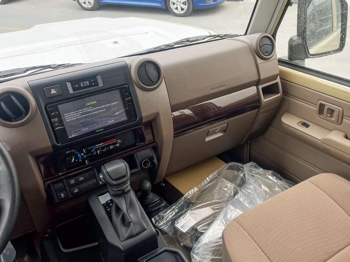 Toyota Land Cruiser Pick Up  EXPORT ONLY - LC79 DC 4.0L PETROL AT-16-0