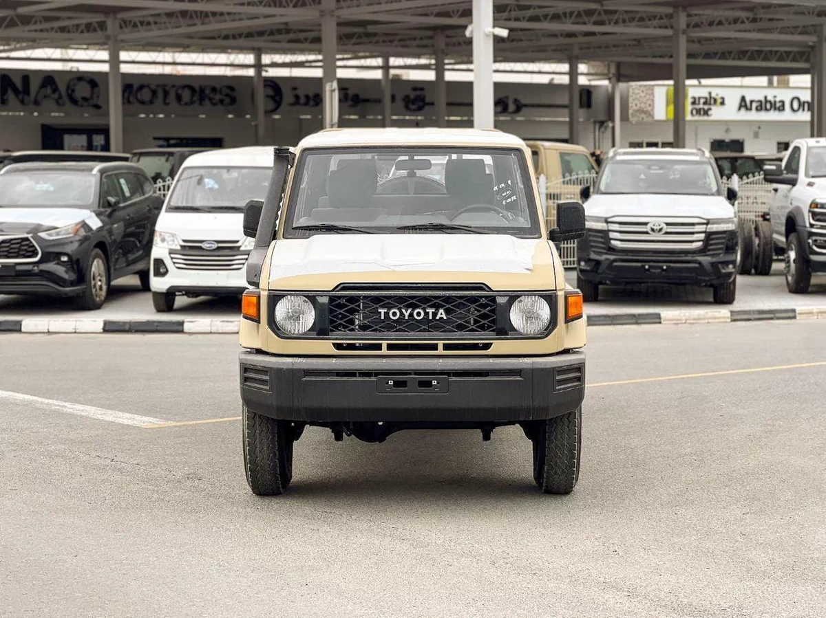 Toyota Land Cruiser Pick Up  EXPORT ONLY - LC79 DC 4.0L PETROL AT-1-0