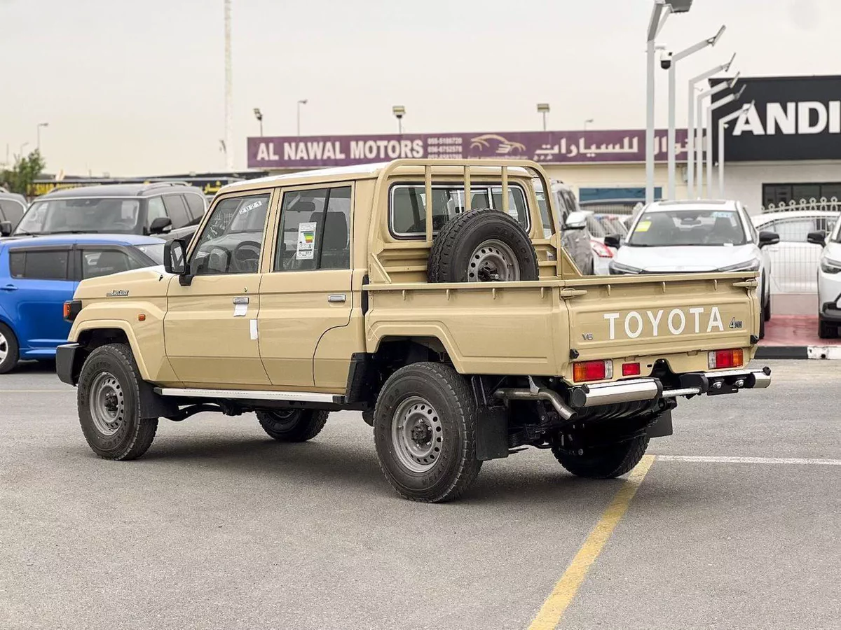 Toyota Land Cruiser Pick Up  EXPORT ONLY - LC79 DC 4.0L PETROL AT-4-0