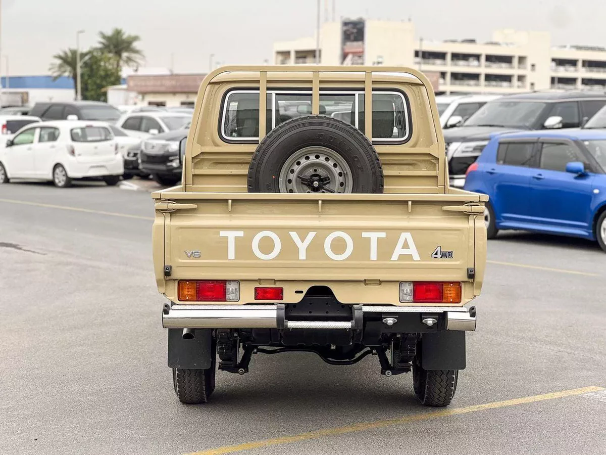 Toyota Land Cruiser Pick Up  EXPORT ONLY - LC79 DC 4.0L PETROL AT-6-0