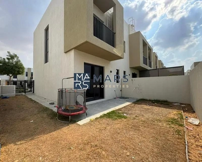 Spacious| Corner 2 Bedroom Townhouse| Maid Room| Best Price| Close To Park-4