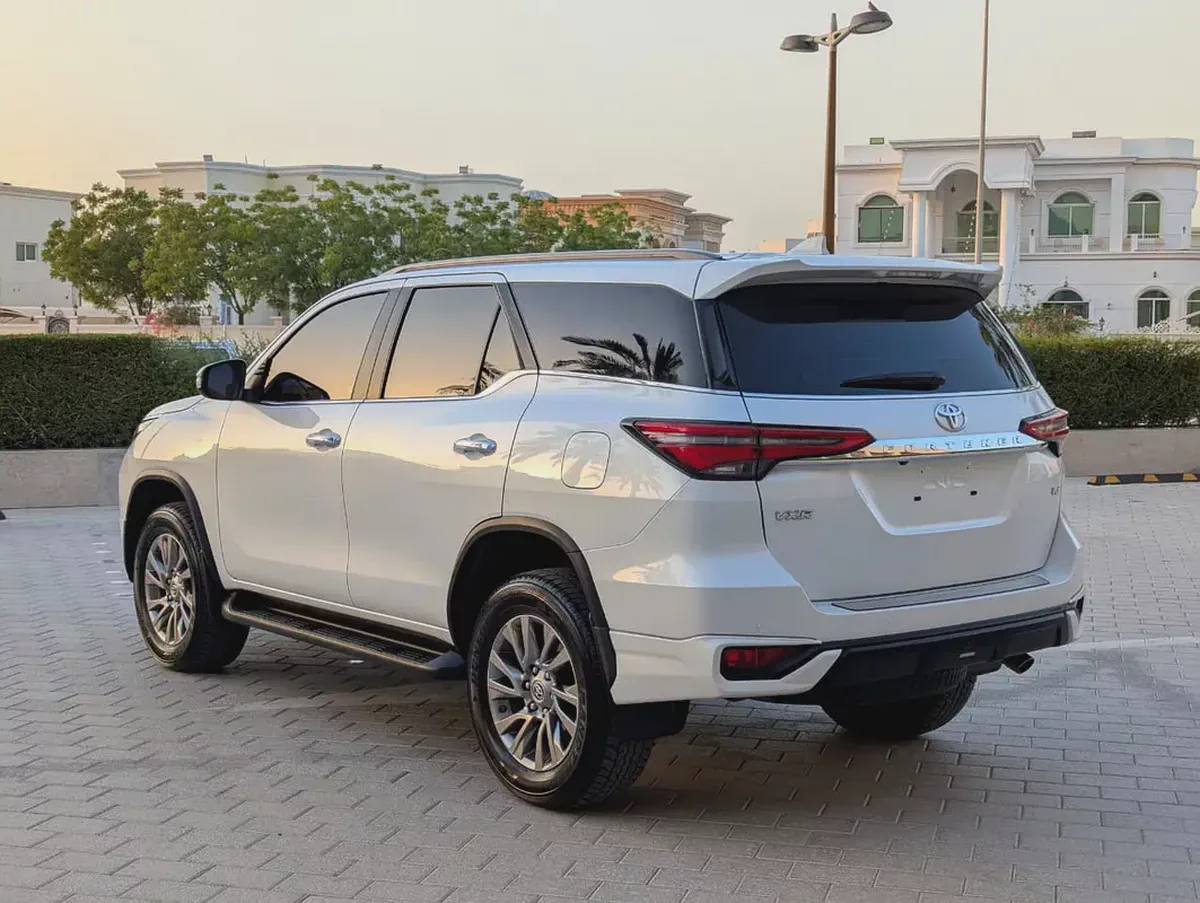 Toyota Fortuner 2025 VXR V6 4.0L Original Paint Accident Free Almost New GCC Specs-15-15