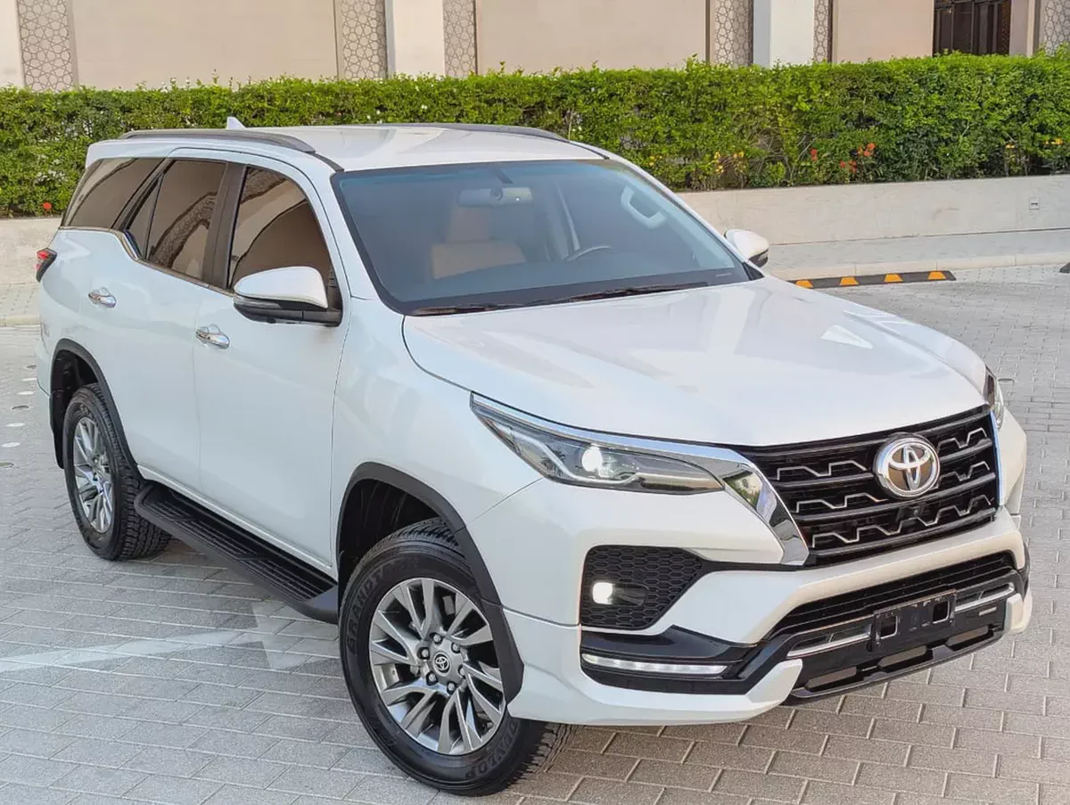 Toyota Fortuner 2025 VXR V6 4.0L Original Paint Accident Free Almost New GCC Specs