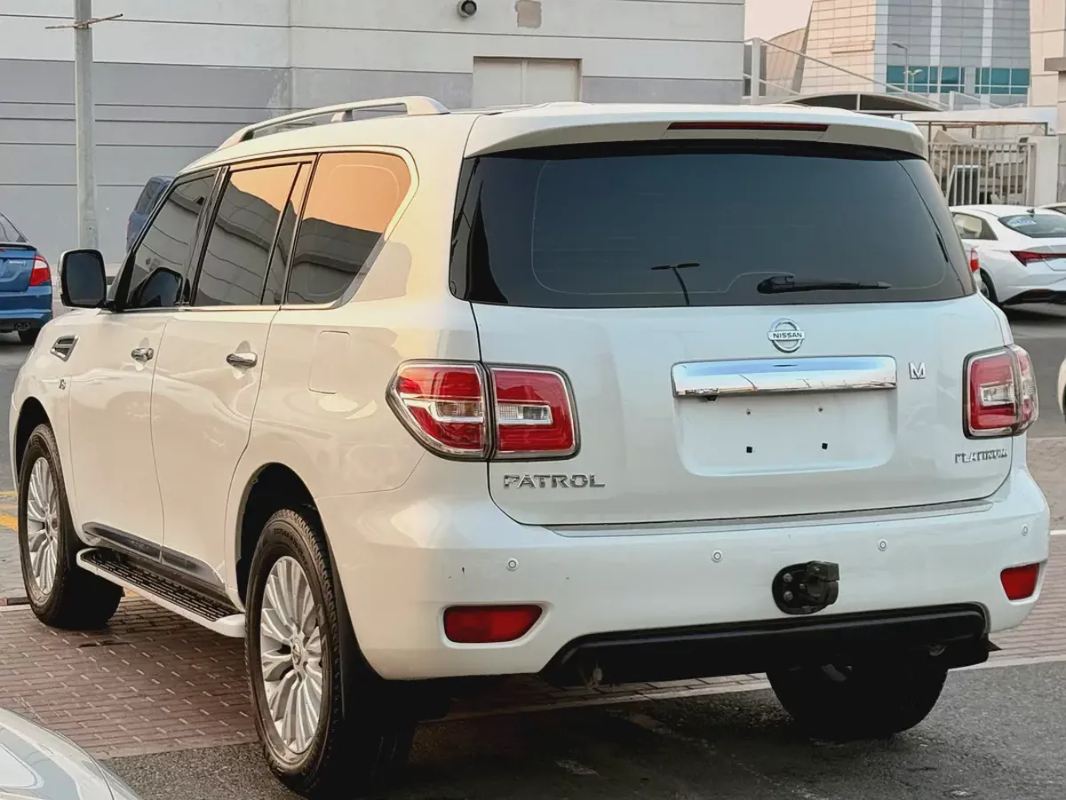 A premium 2015 Nissan Patrol LE titaniumin GCC-3-3