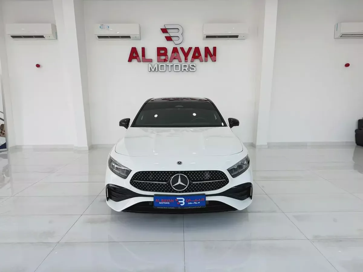 مرسيدس A200 ابيض / اسود خليجي 2025 Mercedes-Benz A-Class A 200 GCC Specs-4-4
