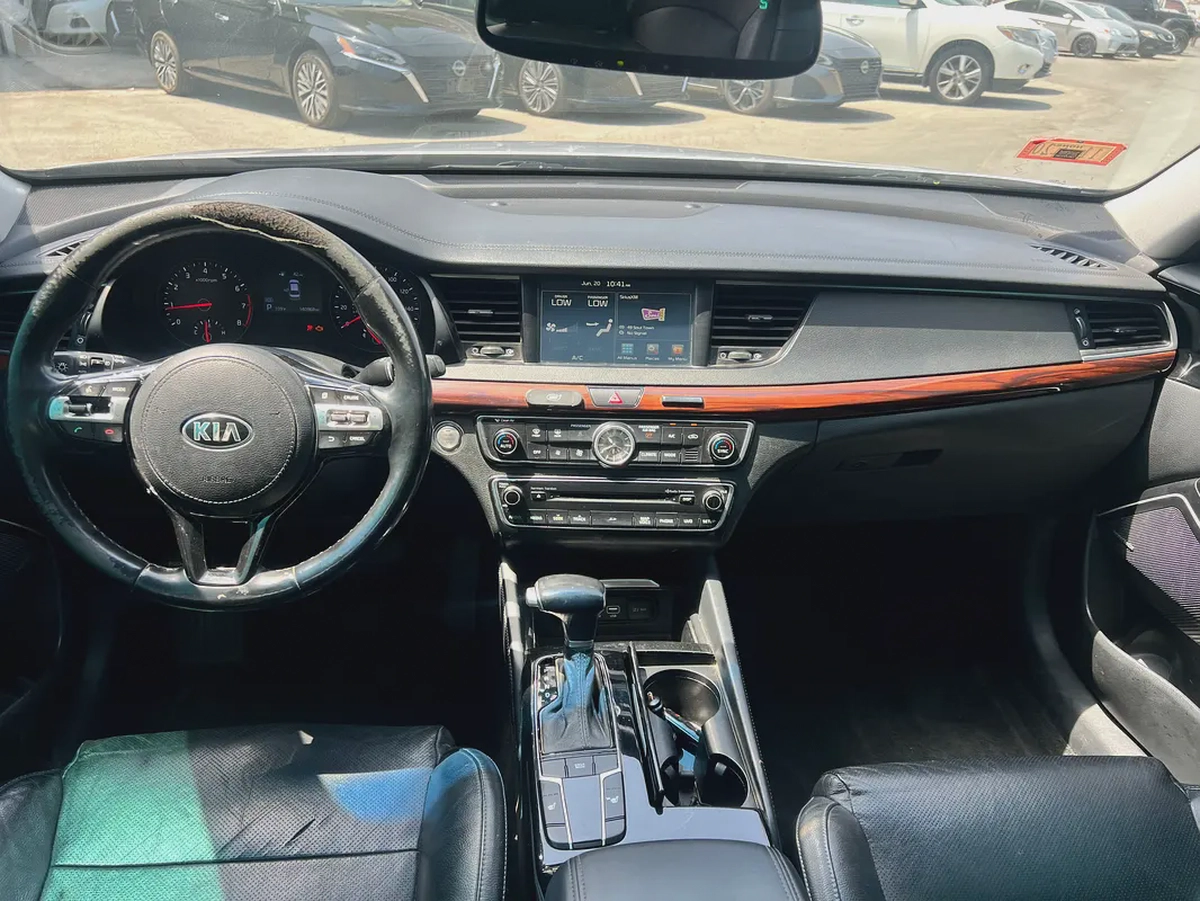 2017 Kia Cadenza SXL American Specs - Premium Luxury Sedan-12-12