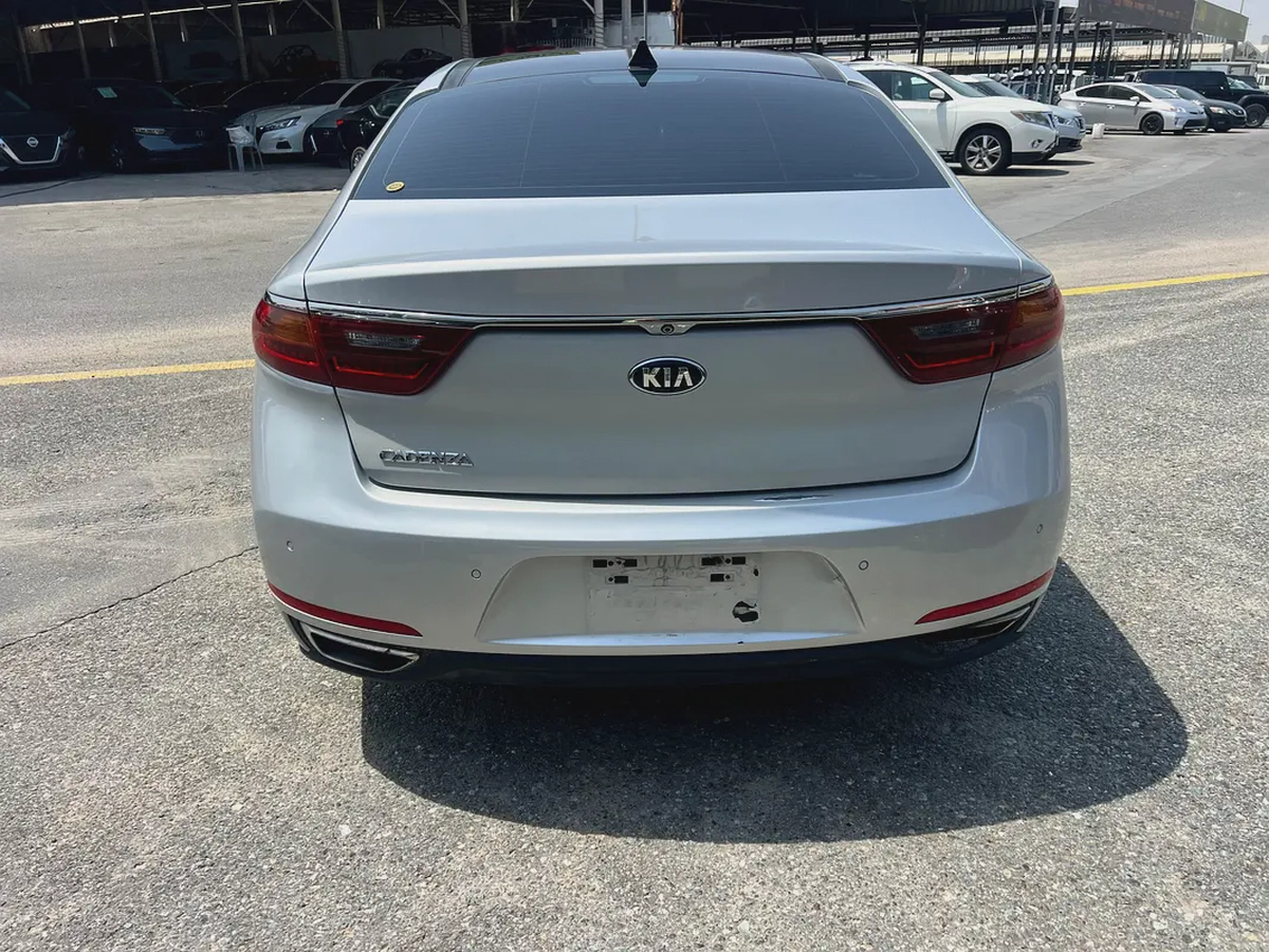 2017 Kia Cadenza SXL American Specs - Premium Luxury Sedan-6-6
