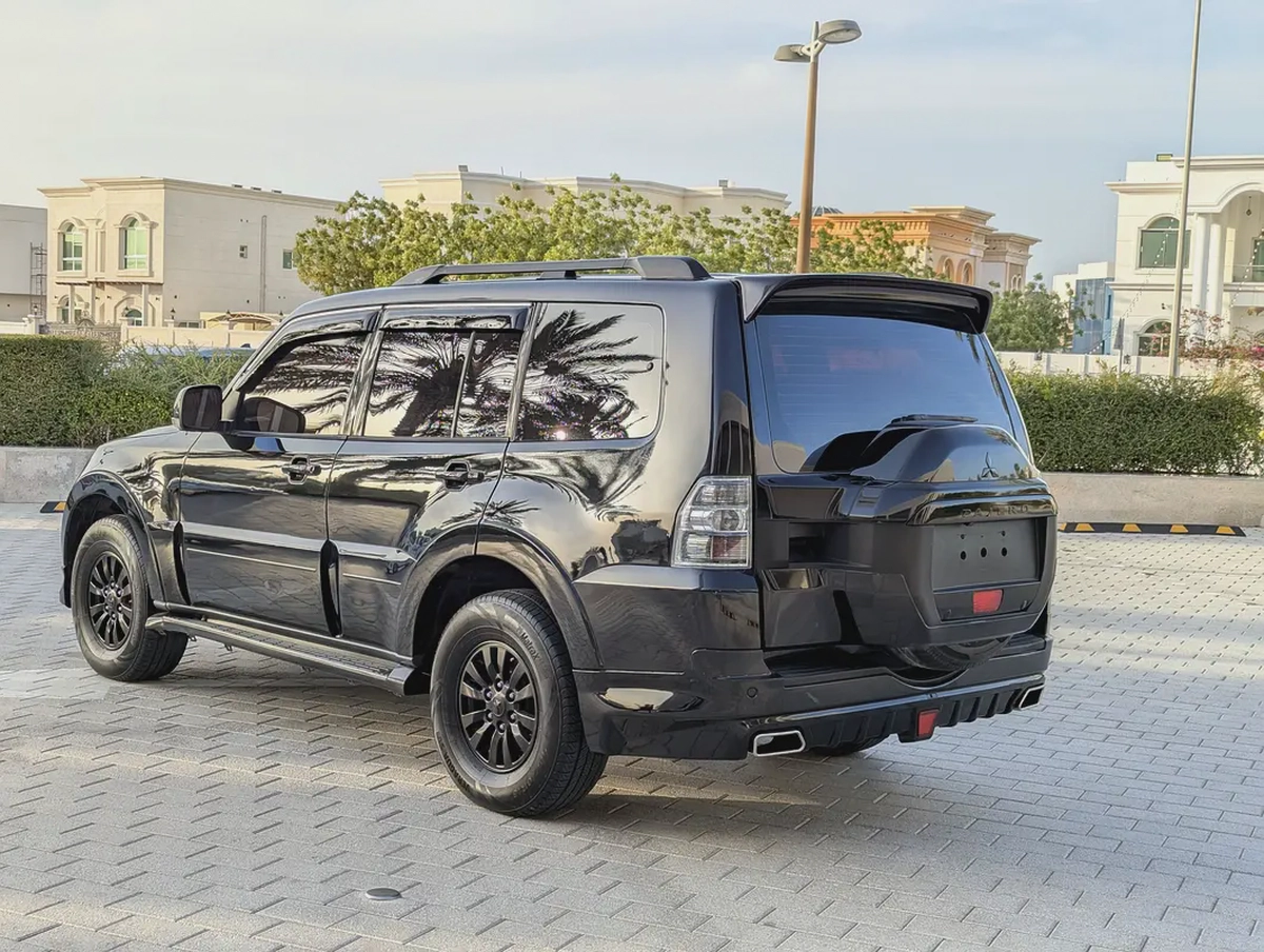 Mitsubishi Pajero GLS MID 2015 - GCC Specs - Reliable SUV