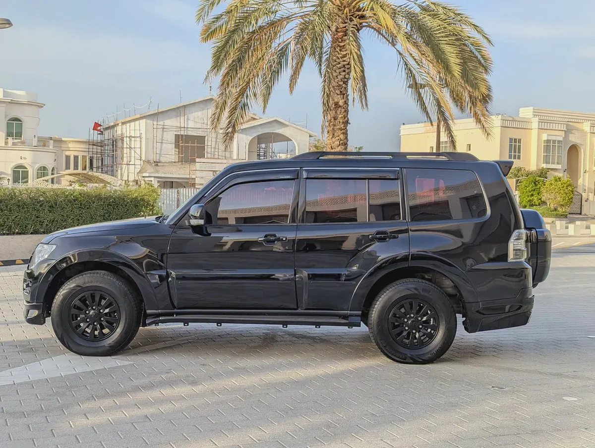 Mitsubishi Pajero GLS MID 2015 - GCC Specs - Reliable SUV