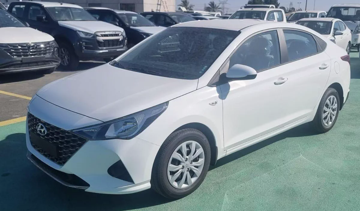 Hyundai Accent White 2023 – Automatic Sedan