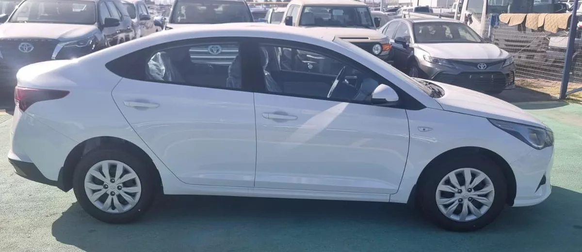 Hyundai Accent White 2023 – Automatic Sedan-2-2
