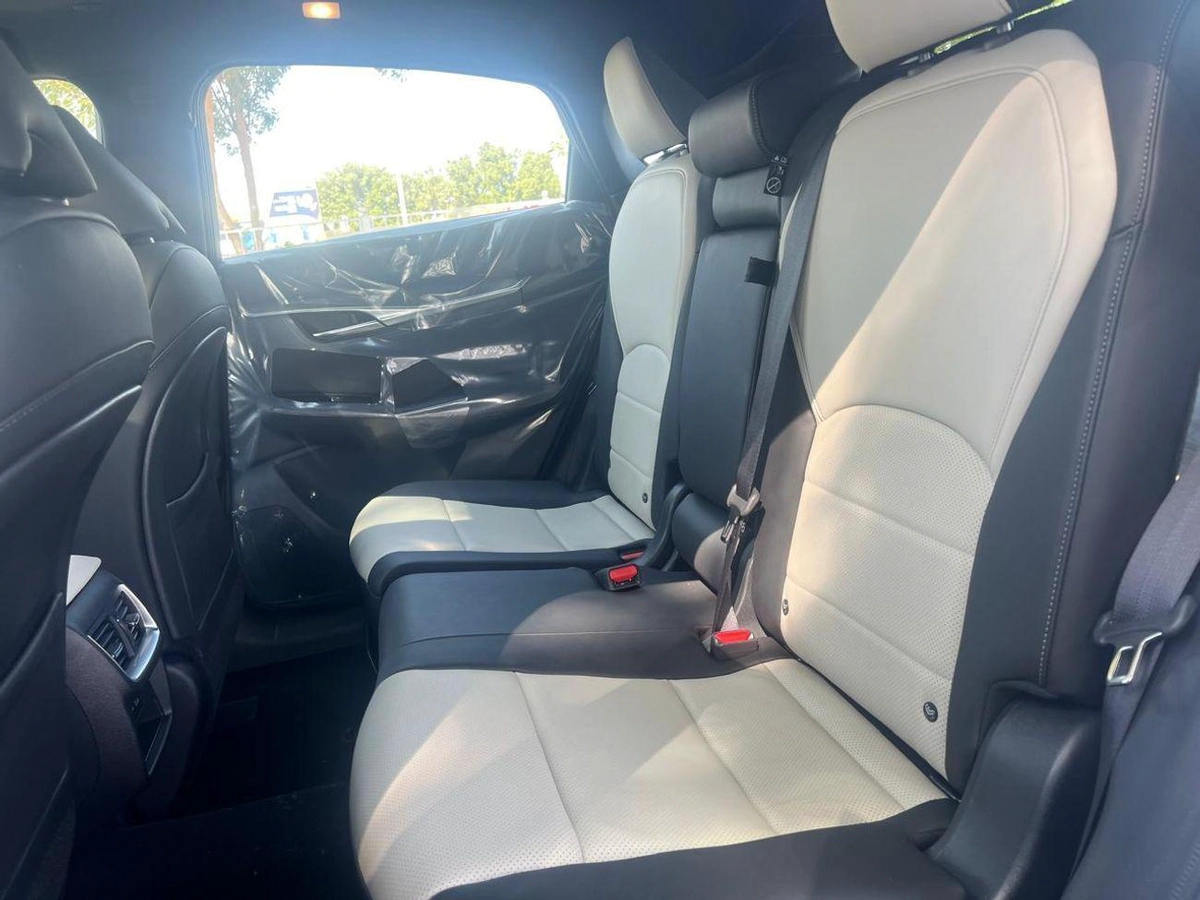 Infiniti QX55 ESSENTIAL-6-0