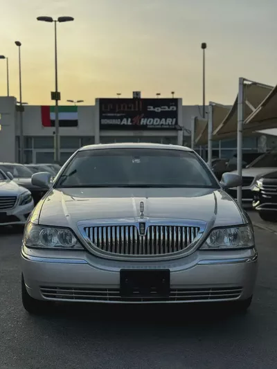 ( 2008 ) LICNOLN// TOWN CAR//4.6L 8 //AMRICAN// GOOD CONDITION-3