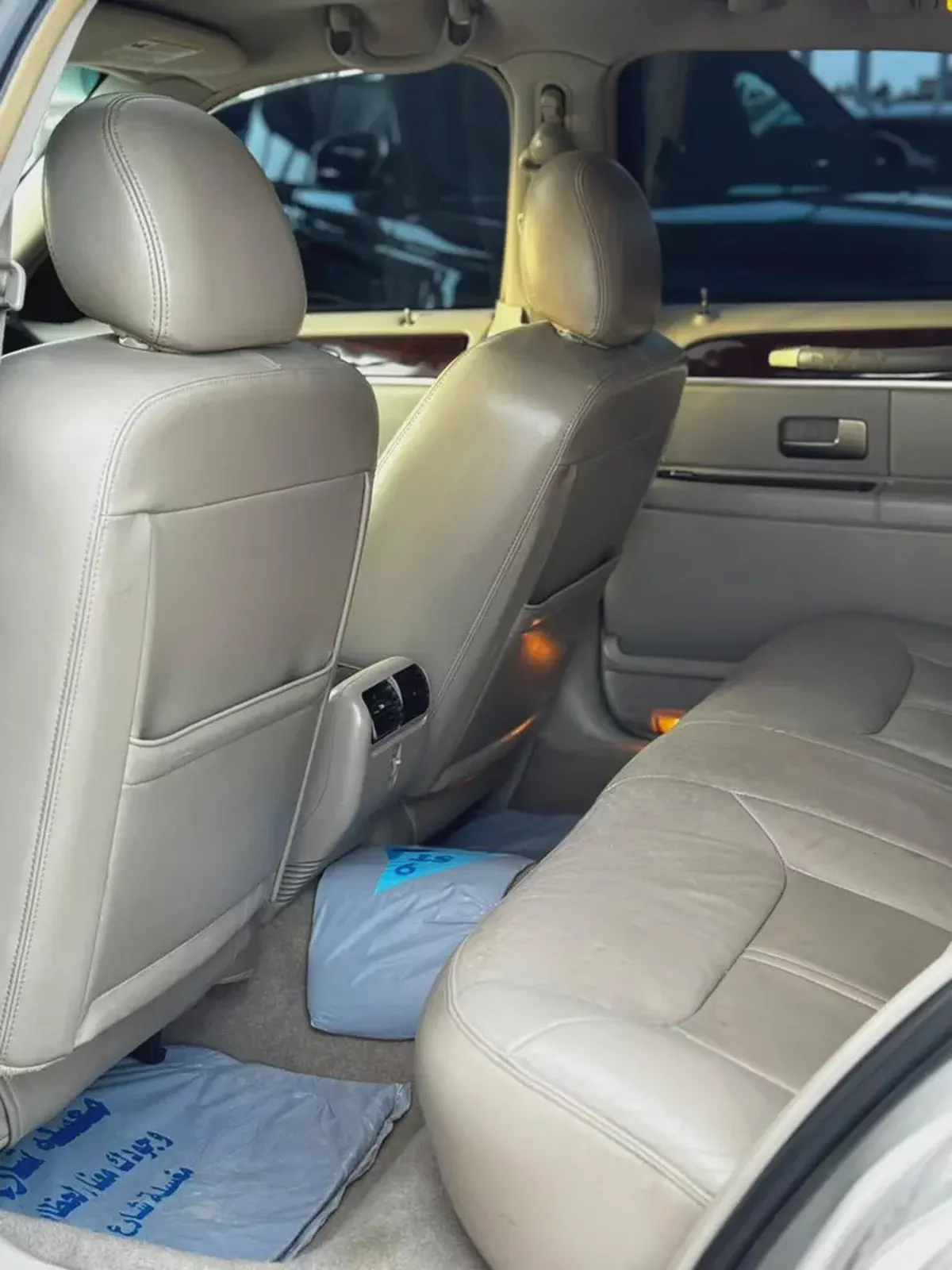 ( 2008 ) LICNOLN// TOWN CAR//4.6L 8 //AMRICAN// GOOD CONDITION-12-12