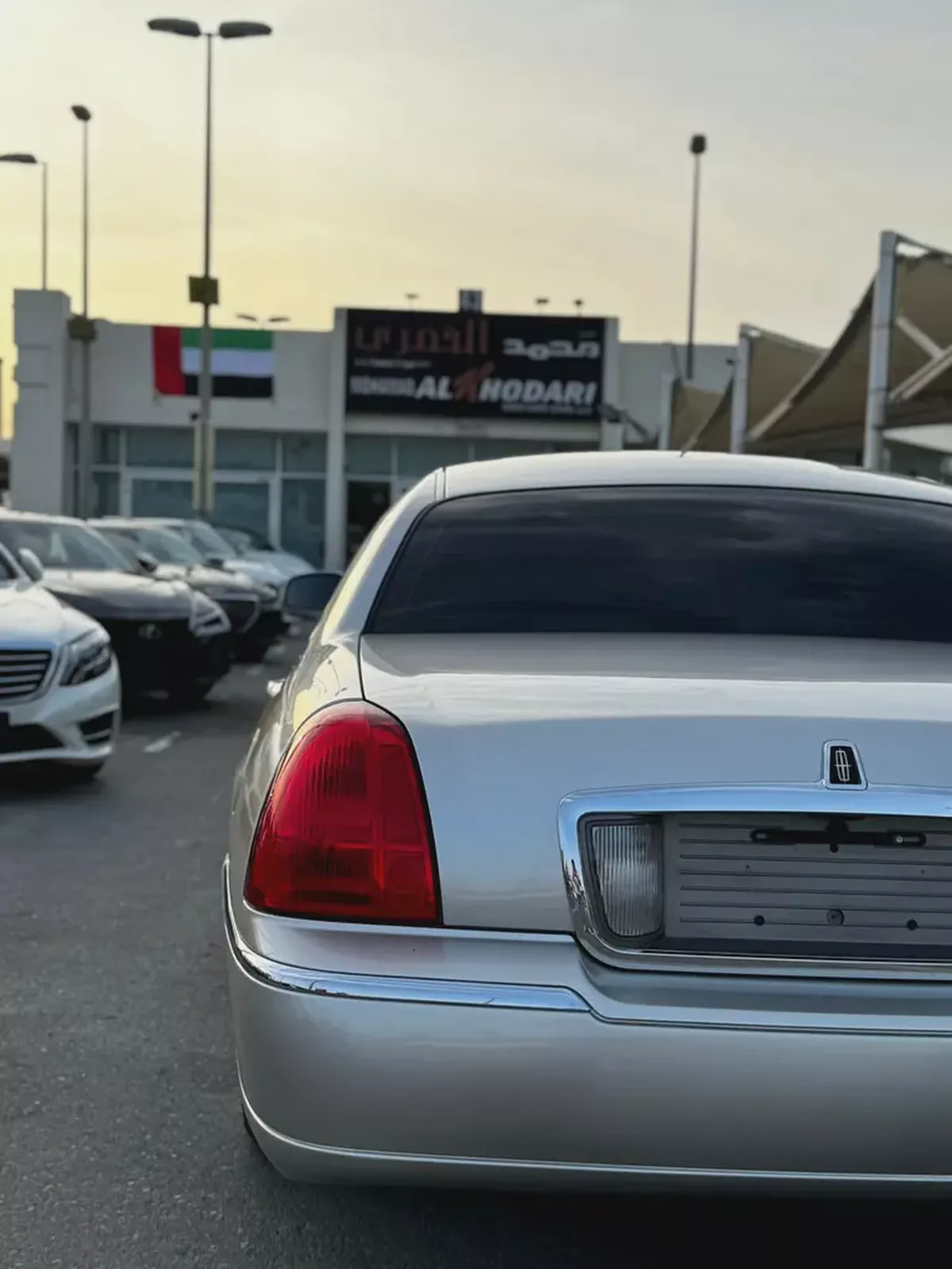 ( 2008 ) LICNOLN// TOWN CAR//4.6L 8 //AMRICAN// GOOD CONDITION-8-8