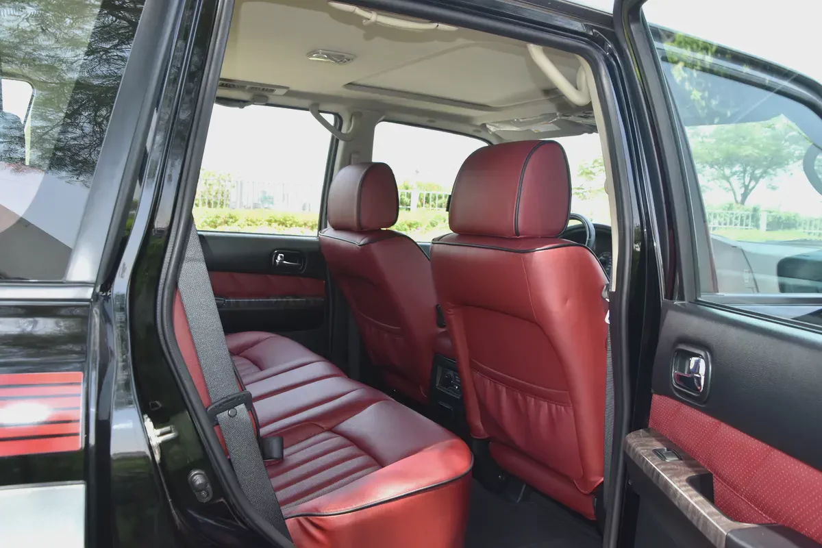 2023 ll Nissan Patrol ll Super Safari M/T ll Gcc ll Warranty 5 Years Unlimited Km-11-11