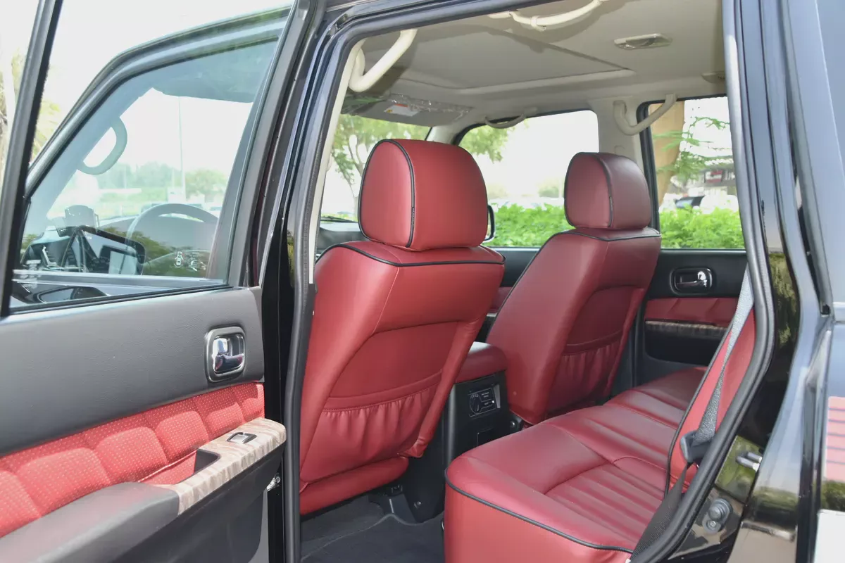 2023 ll Nissan Patrol ll Super Safari M/T ll Gcc ll Warranty 5 Years Unlimited Km-6-6