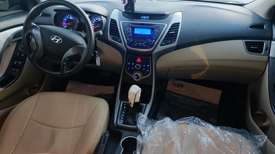 Hyundai Elantra GLS 2015 GCC Specs - Well Maintained-19