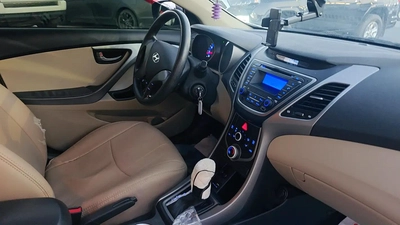 Hyundai Elantra GLS 2015 GCC Specs - Well Maintained-9